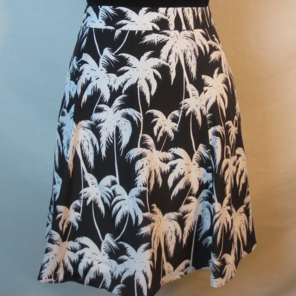 Vince Camuto Skirt Black White Palm Graphic A-Line High Waist Mini Flare Size 4